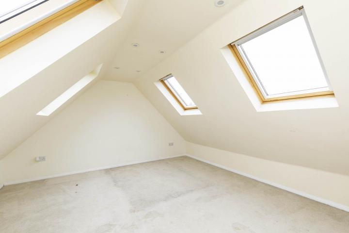 			4 Bedroom, 2 bath, 1 reception Semi-Detached House			 Cheviot Gardens, Golders Green